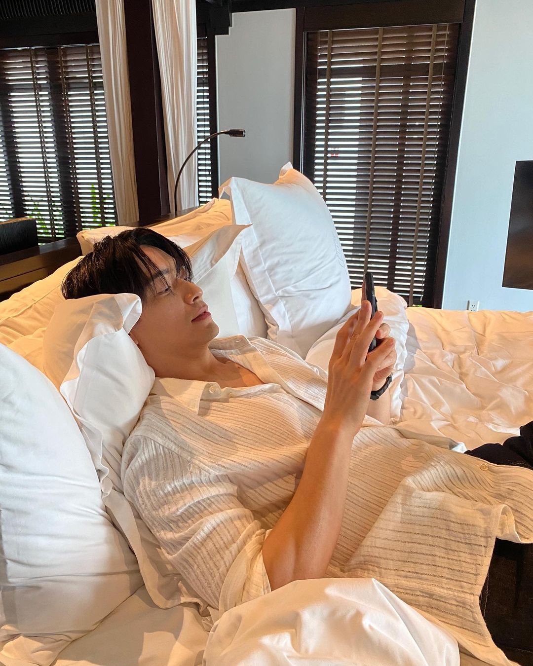 '묵혀둔 마일리지로 떠난 여름 휴가. 더위에 지친 우리'