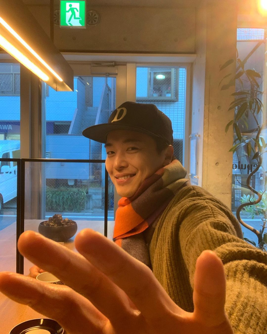 '무방비 상태를 틈타서 기습 공격!'