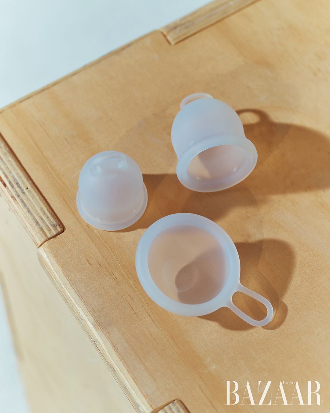 한국 여성의 신체를 고려한 디자인으로 착용감을 높인 오이사 월경컵.