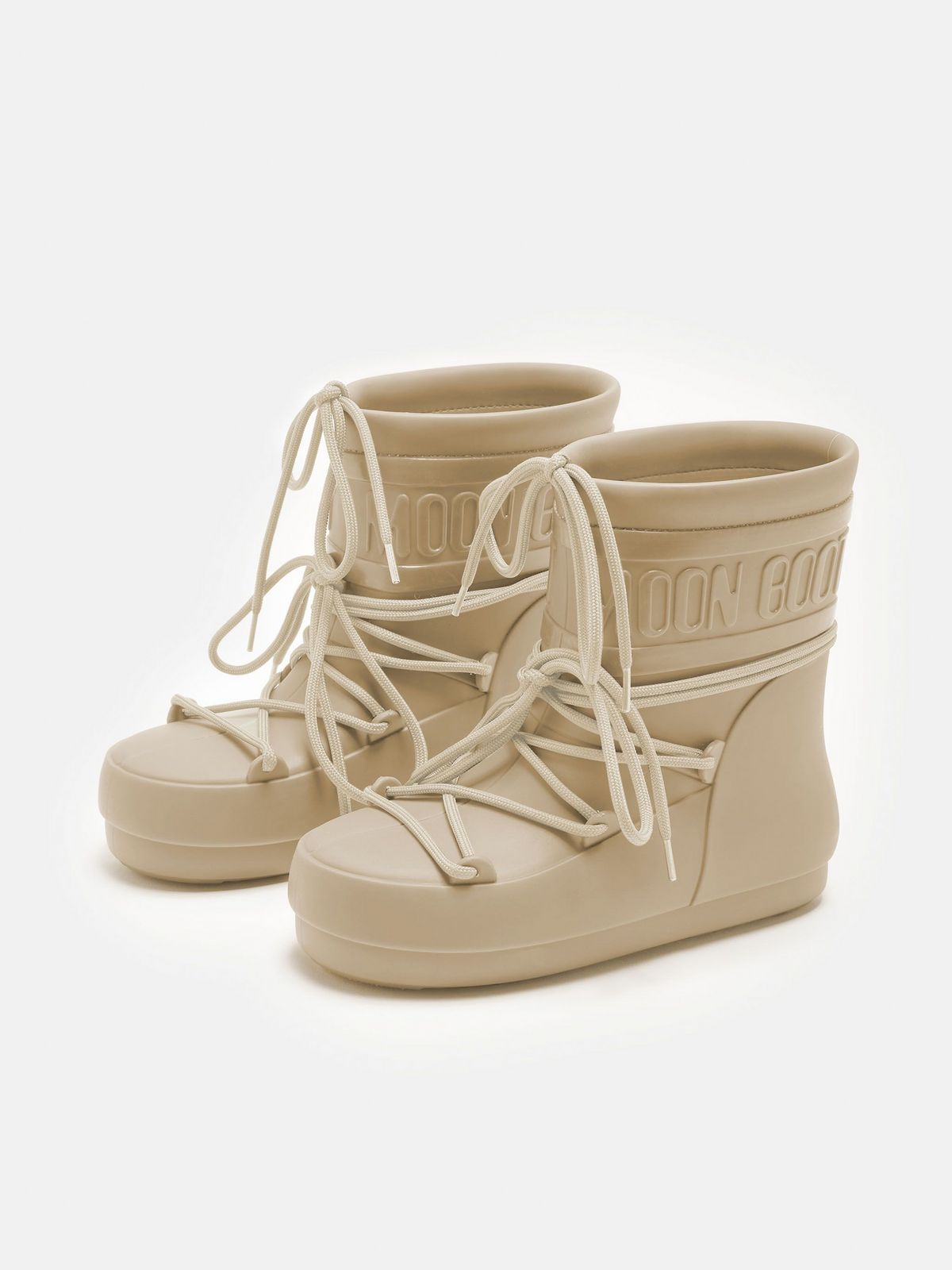 Moon Boot, 로우 러버 레인 부츠 크림 175달러