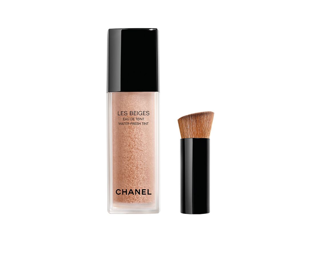 Chanel 레 베쥬 오 드 뗑 파운데이션 10만4천원. 