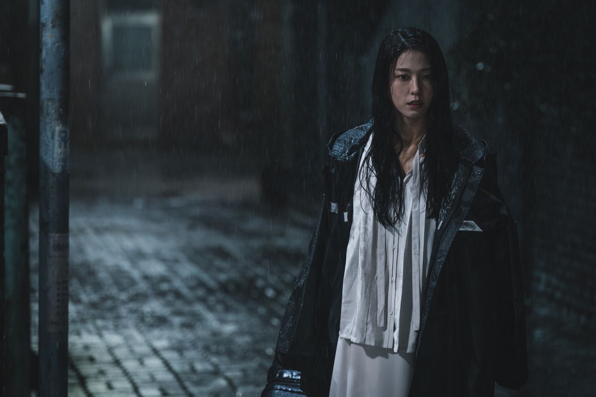 디즈니+ 시리즈 <조명가게> 스틸