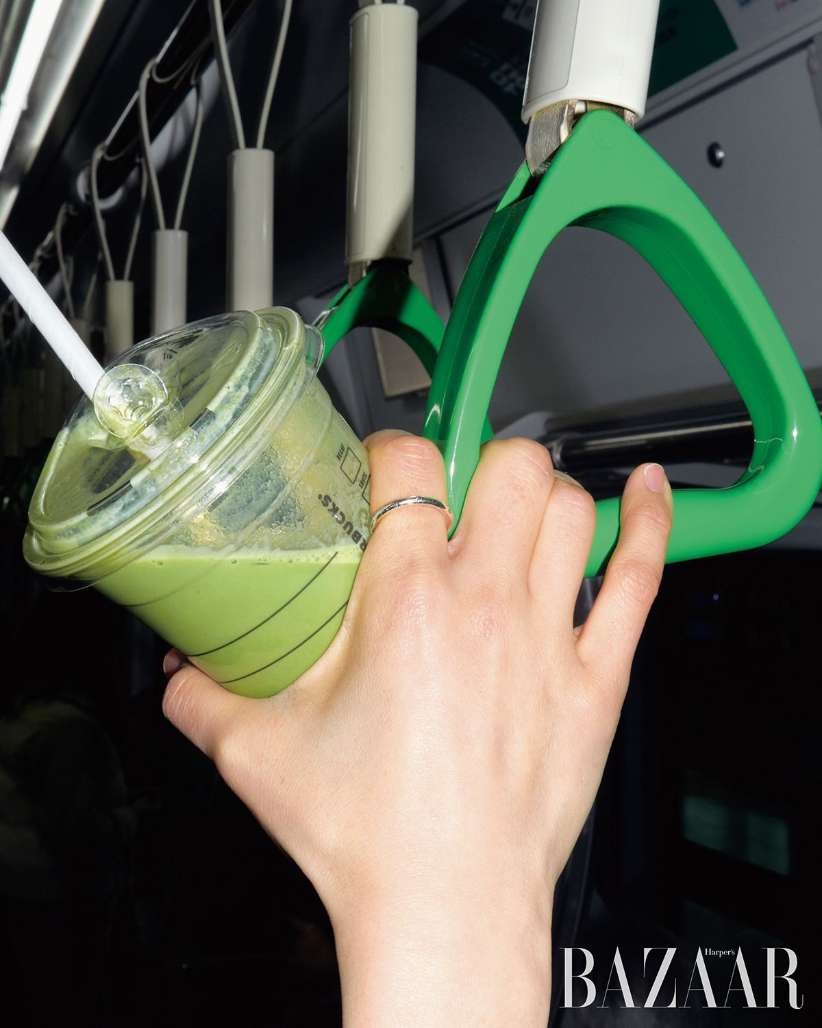 10대 중 1대 꼴. 지하철 2호선 초록 손잡이를 발견했다면 그건 행운이다. 