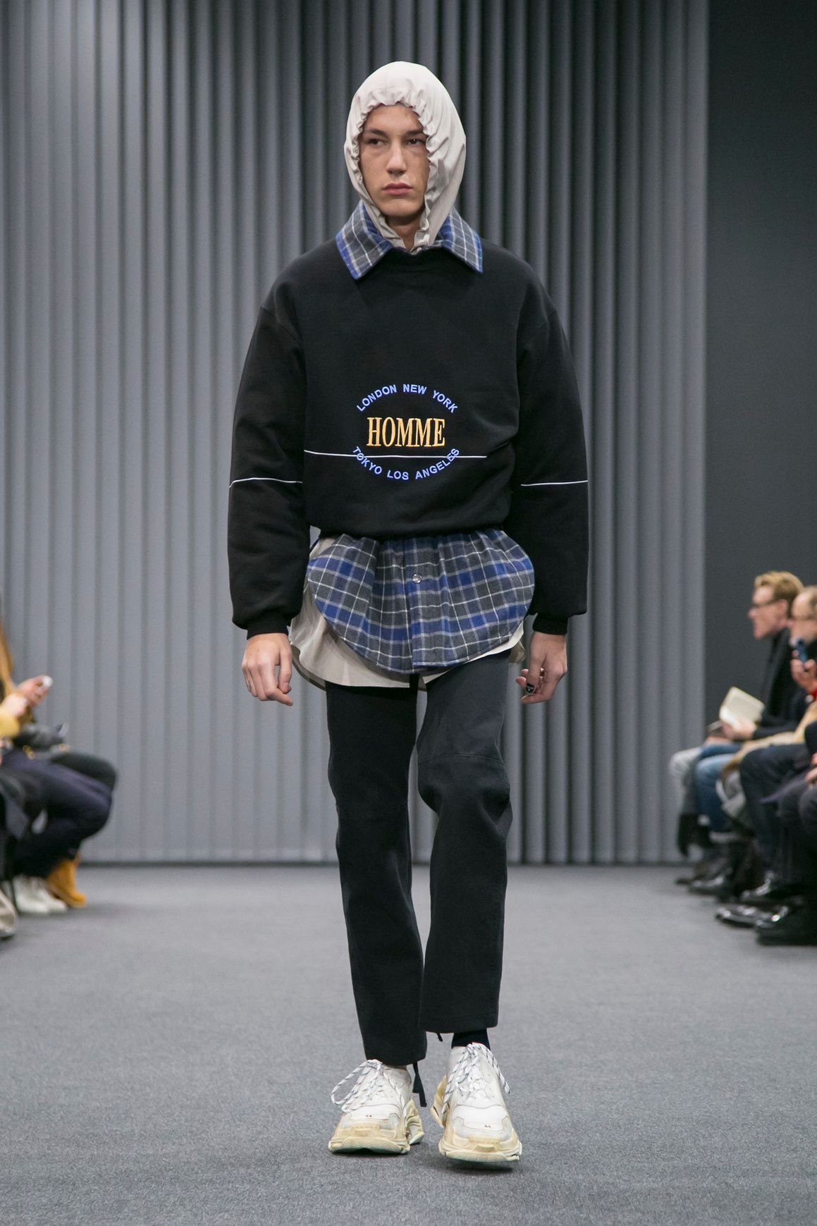 발렌시아가 2017 F/W