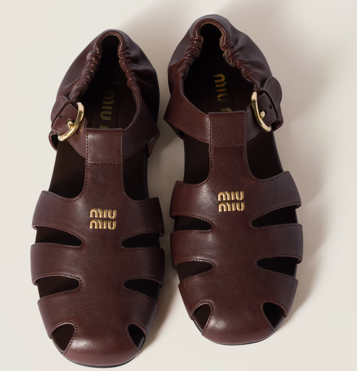 미우미우 루슈 나파 가죽 피셔맨 샌들 153만원