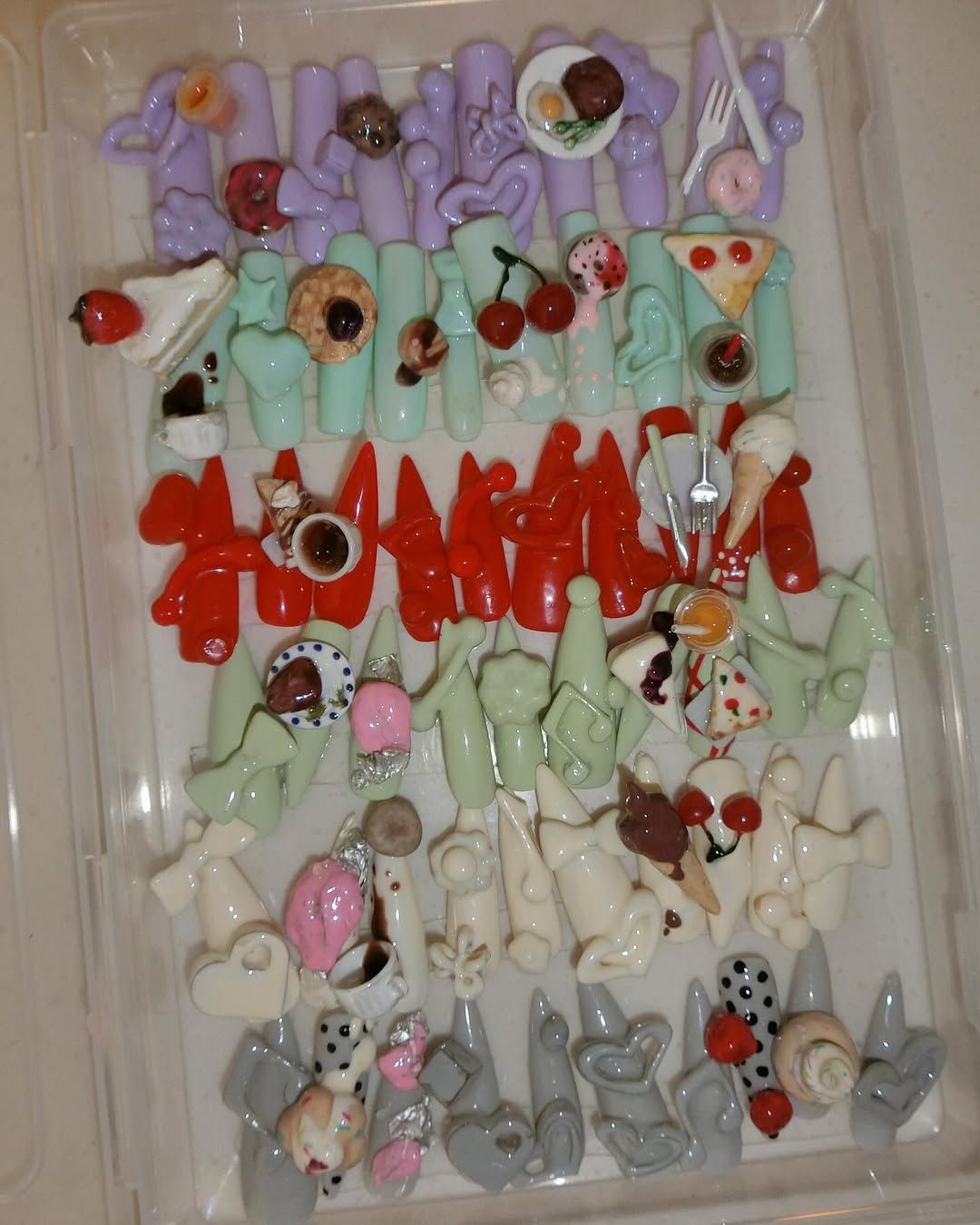 @hwisnails