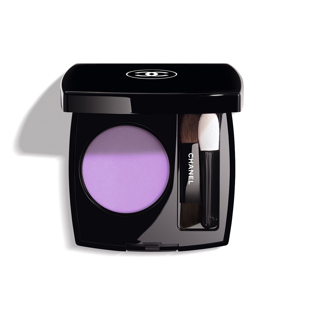 Chanel 옹브르 에쌍씨엘, 232 릴라 뿌드르 5만6천원.