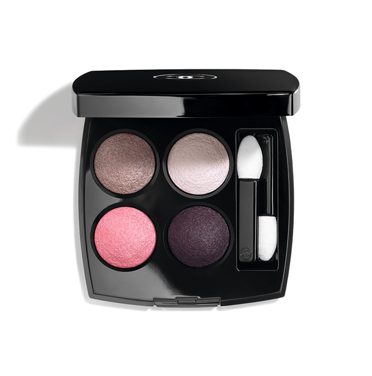 Chanel 레 꺄트르 옹브르, 228 띠쎄 깡봉 9만7천원.