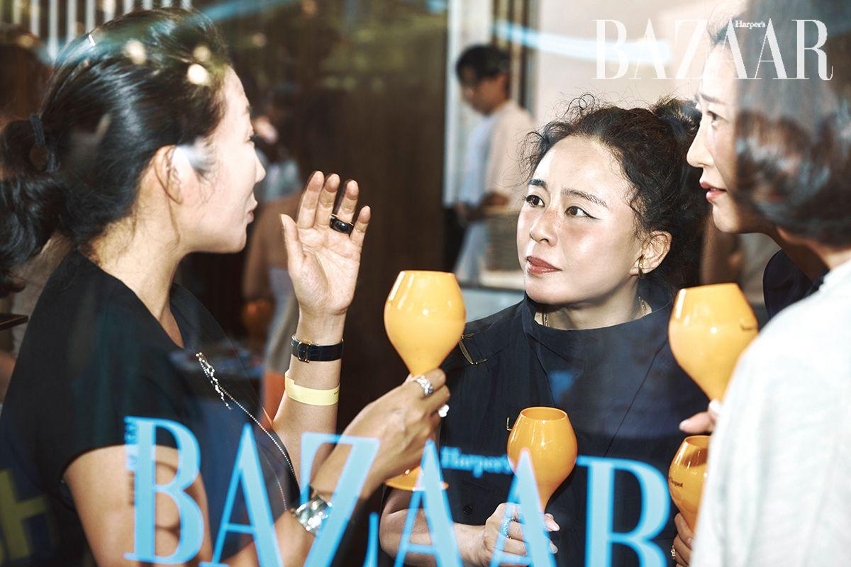 프리뷰 파티를 즐기는 니키 리.