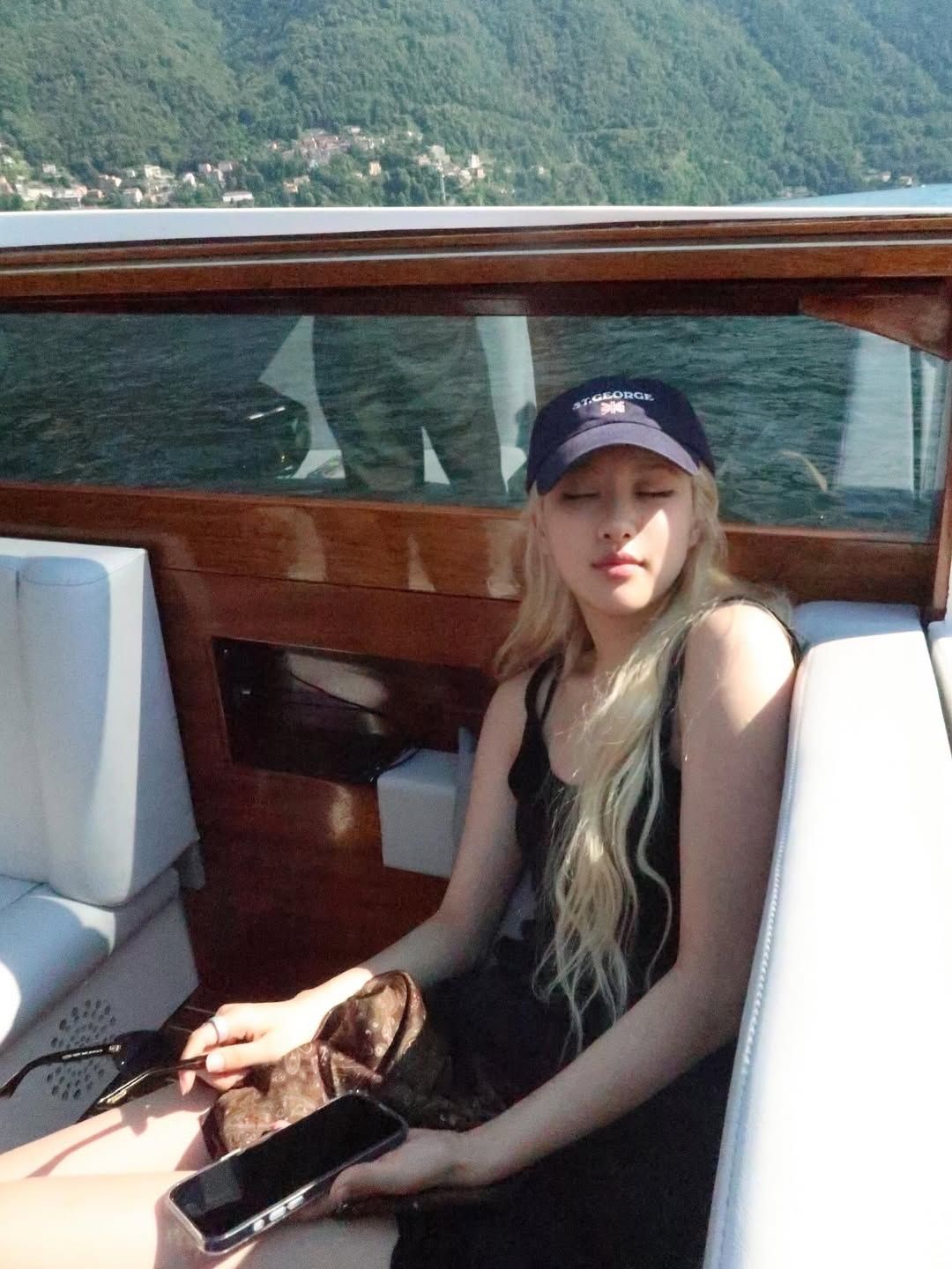@roses_are_rosie