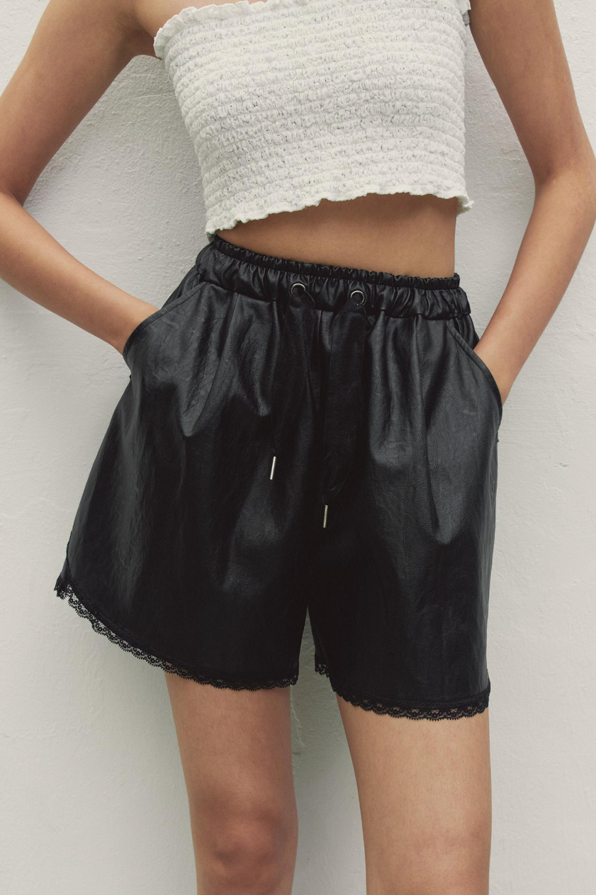 메이크어토스트 레이스 밴딩 레더 쇼츠 9만 8천원