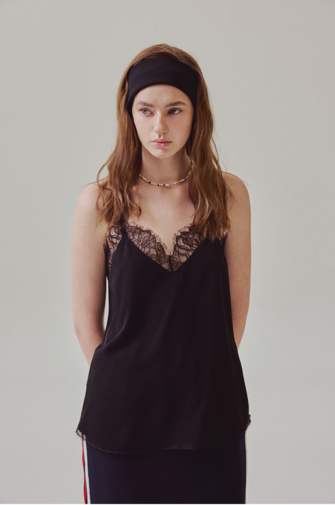 레어 01 브이넥 레이스 슬립 탑 12만원대 