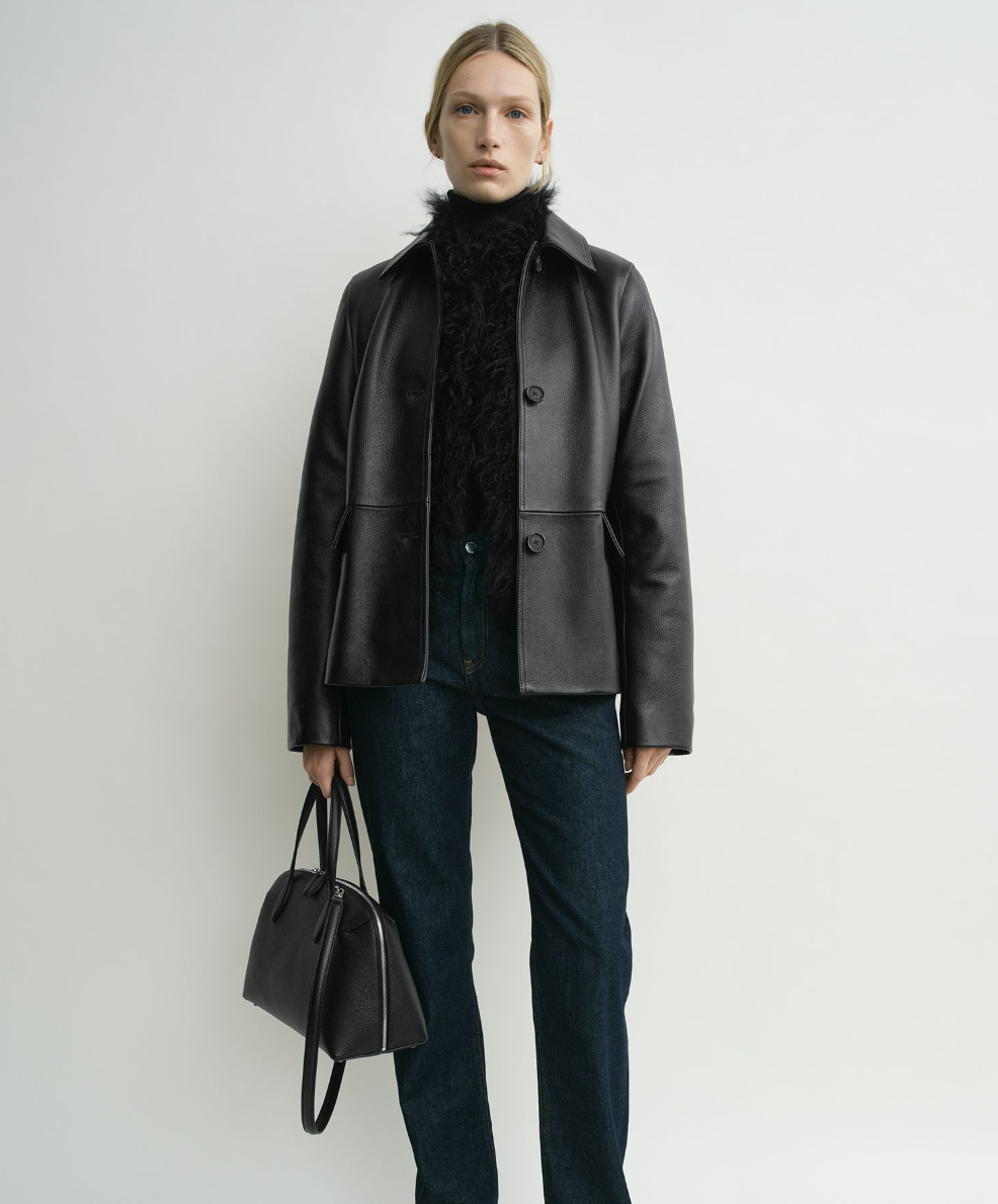 토템 그레인드 레더 재킷 375만원