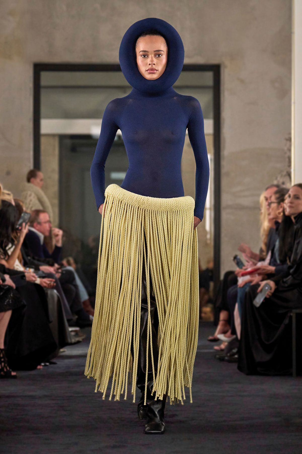 세르반 49에서 선보인 2025 여름/가을 컬렉션.