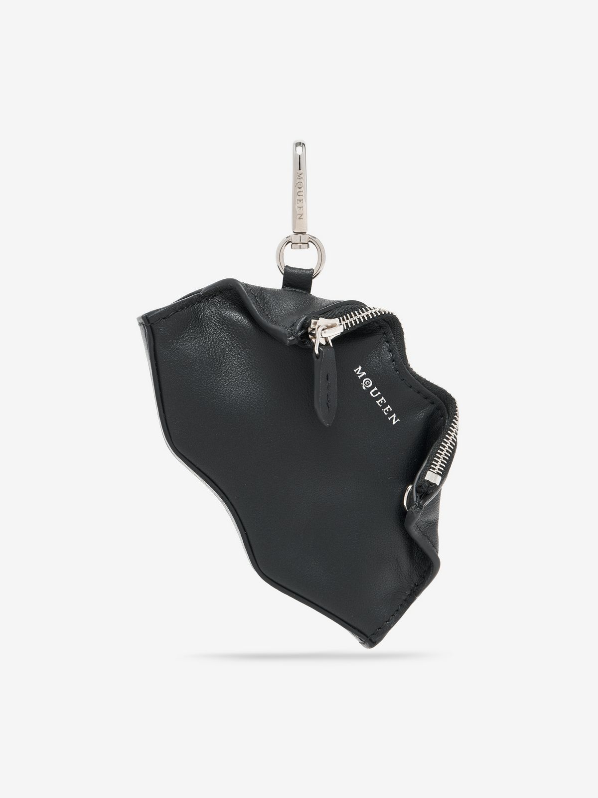 만타 클러치 in 블랙 2백 16만원 @McQueen