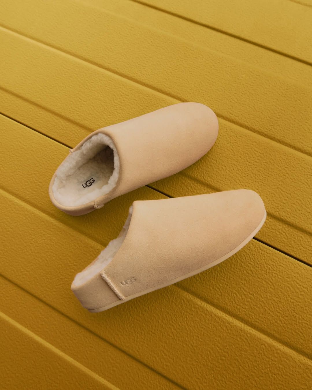 어그 슬림 패디드 폼 슬리퍼 22만 8천원