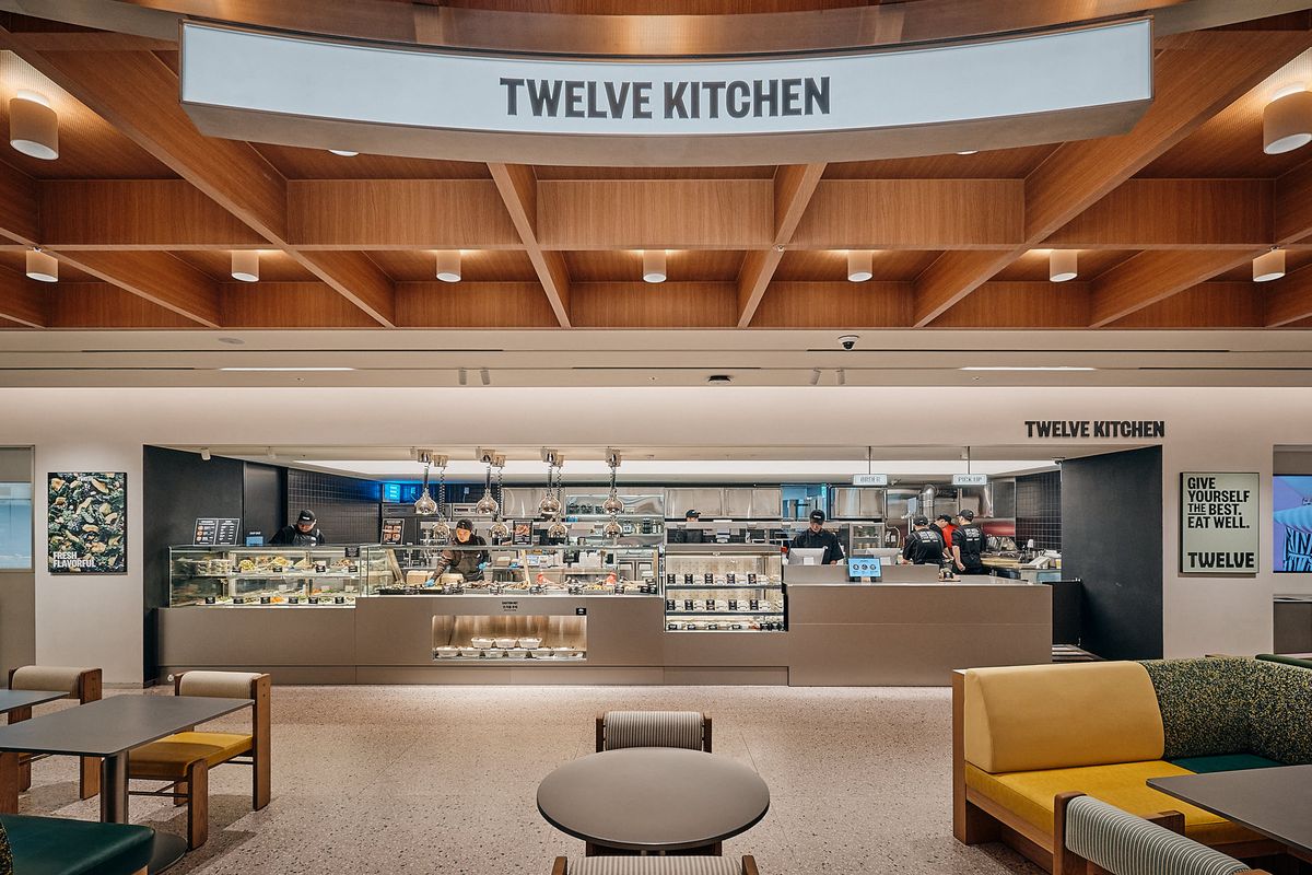 트웰브 키친 전경