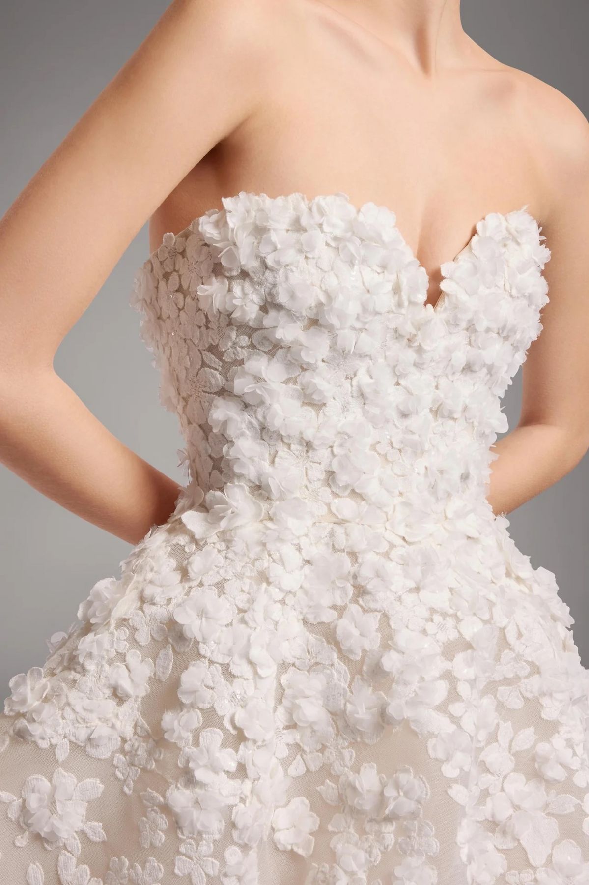 ELIE SAAB Bridal Spring 2026 Look2 약 4천 2백 26만원 대