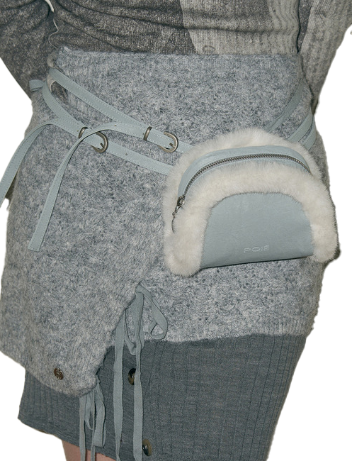 퍼 트리밍 더블 벨트 백