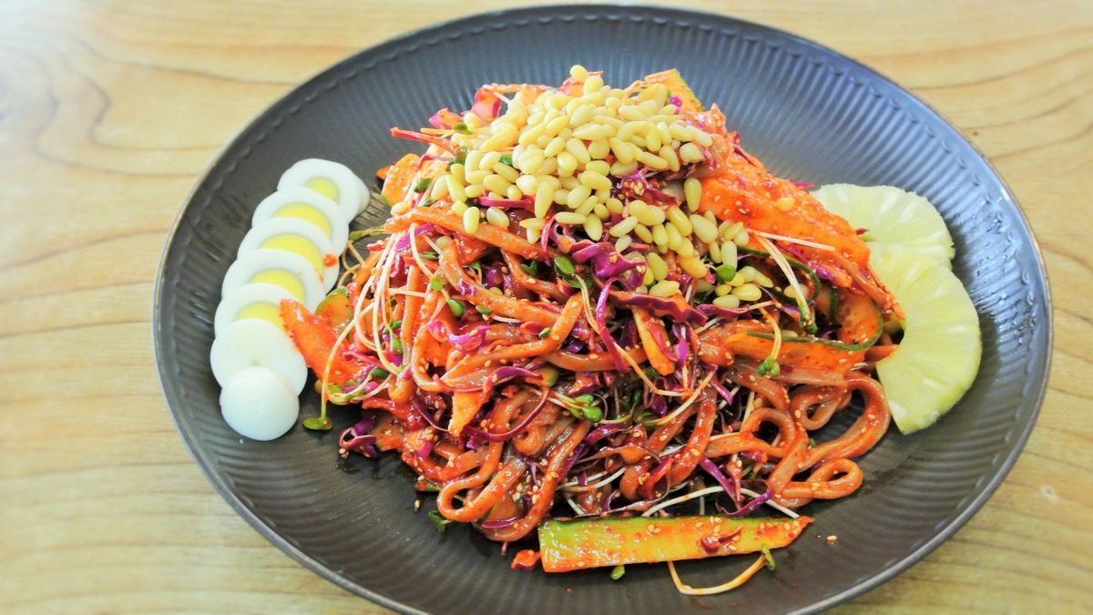 도토리쟁반국수(출처: 네이버 플레이스 업체 등록 사진)