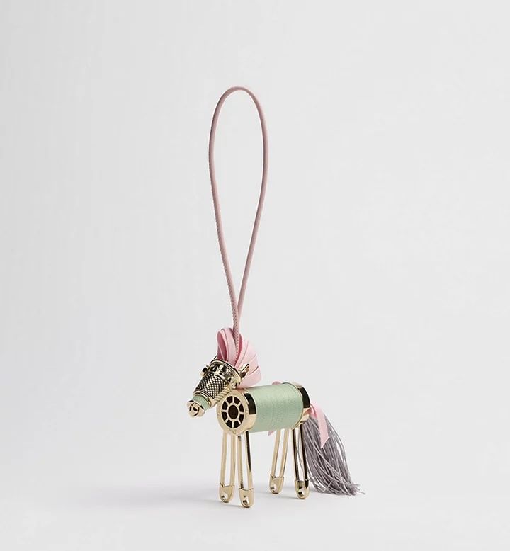 Lucky Dior 말 백 참 1백 55만원