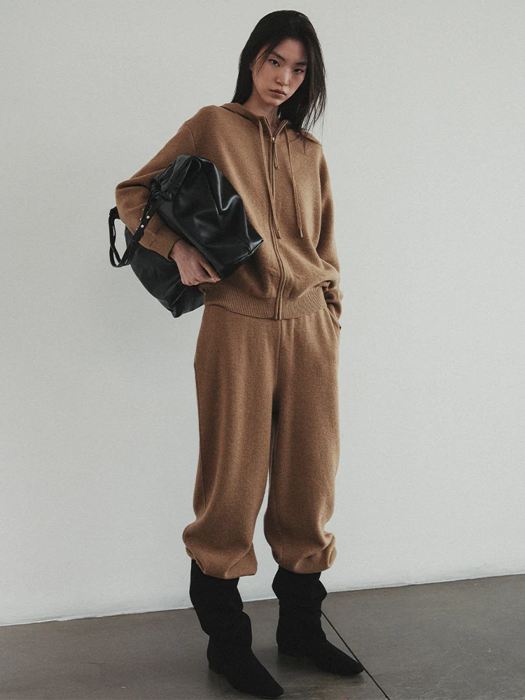 KUHO 울 니트 조거 팬츠 50만원대(출처: 브랜드 제공)