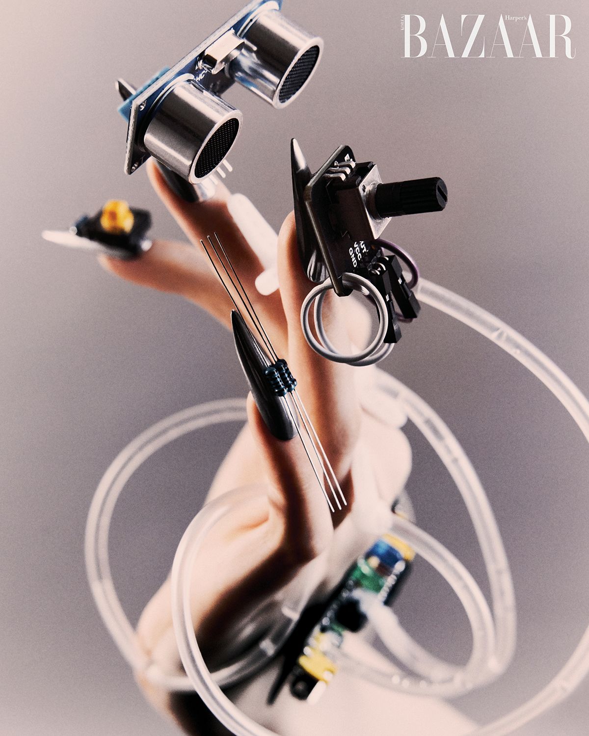 아두이노 키트와 투명 호스를 이용한 네일 디자인.