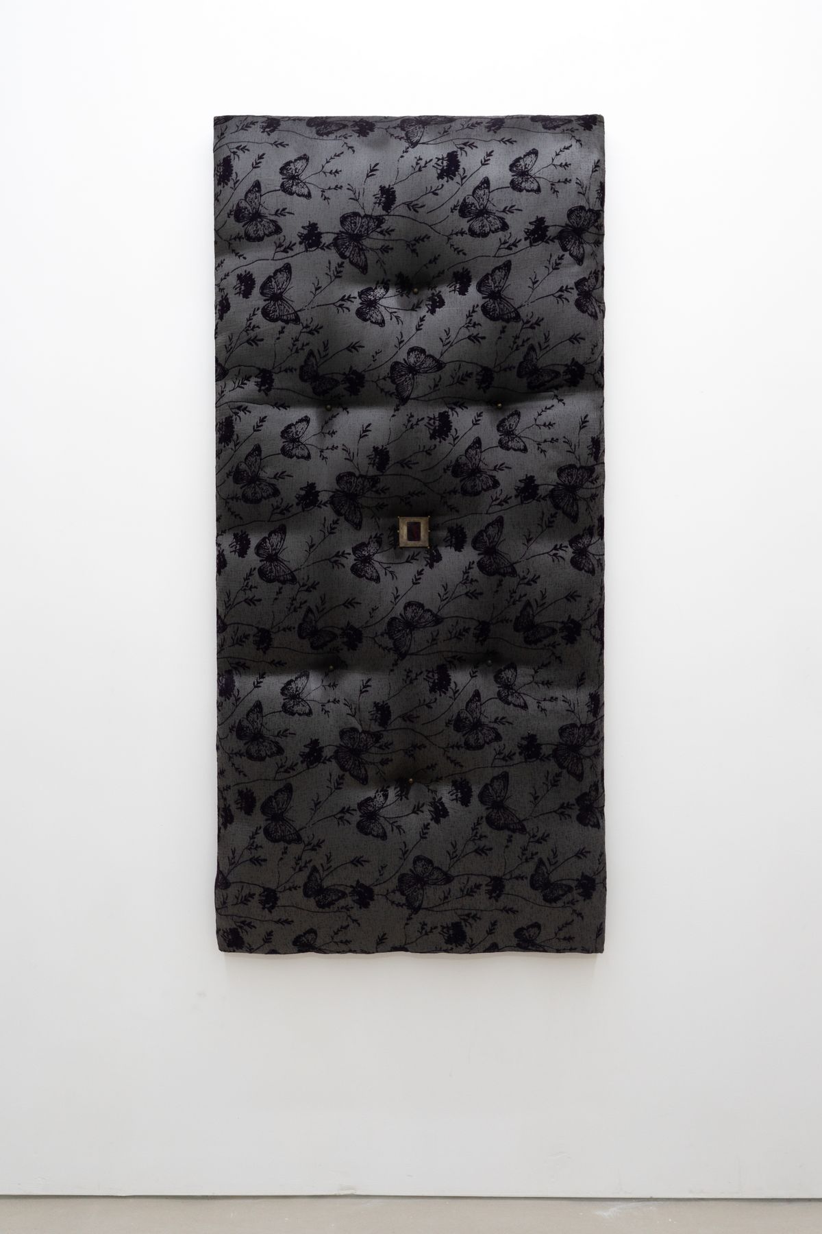 서지원 , 2026 자카드 천, 흑채, 압정과 1960년대 필름 140 x 65 cm