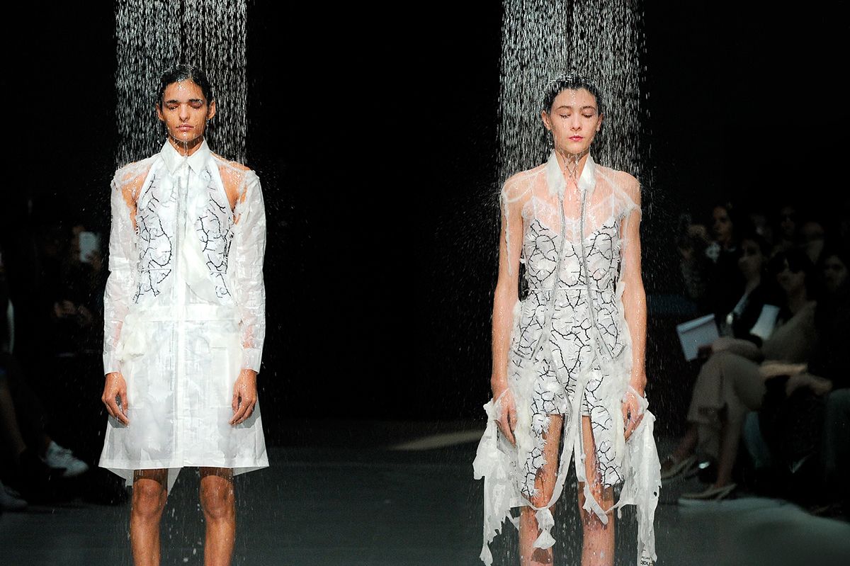 후세인 샬라얀 2016년 봄 컬렉션. 