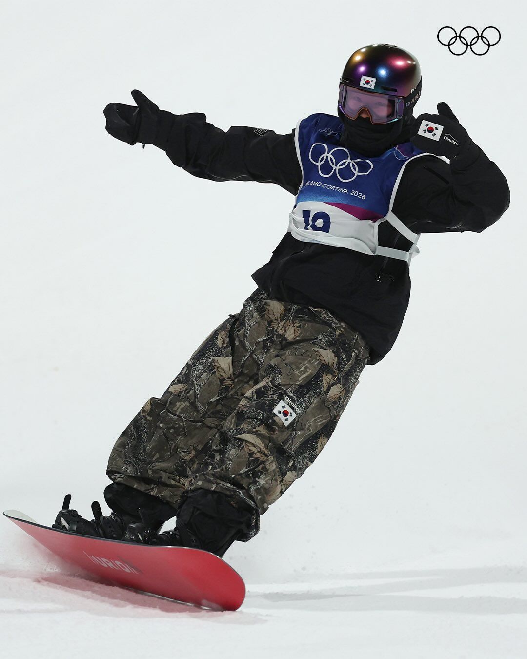 기술에 성공한 뒤 기두 팔을 들며 기쁨을 만끽하는 유승은 / Getty Images