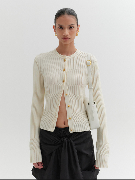 잉크 립 니트 가디건 46만8천원