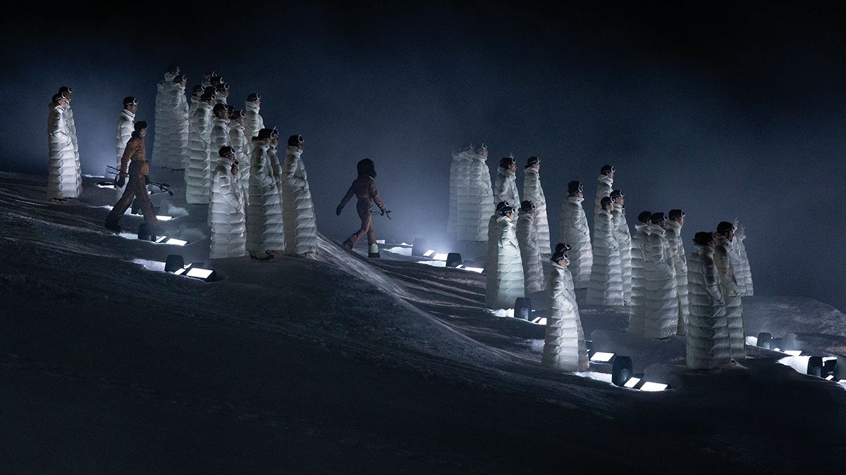 쇼의 오프닝 풍경.