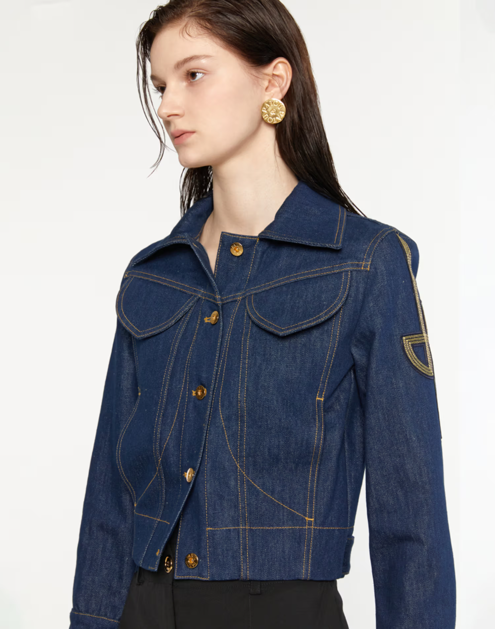 빠투 블루 스티치장식 면혼방 데님자켓 41만3천원대