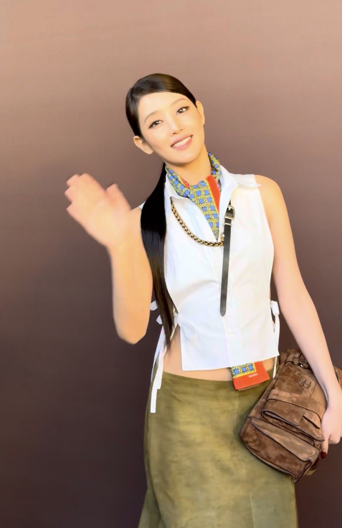 미우미우 쇼에 참석한 (여자) 아이들 민니