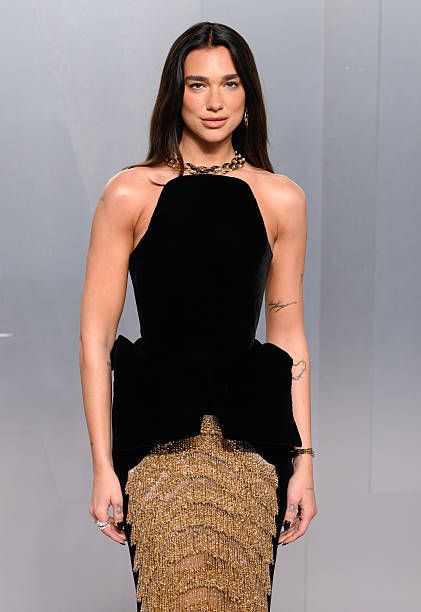 스키아파렐리 드레스를 입은 두아 리파. 사진/ Getty Images