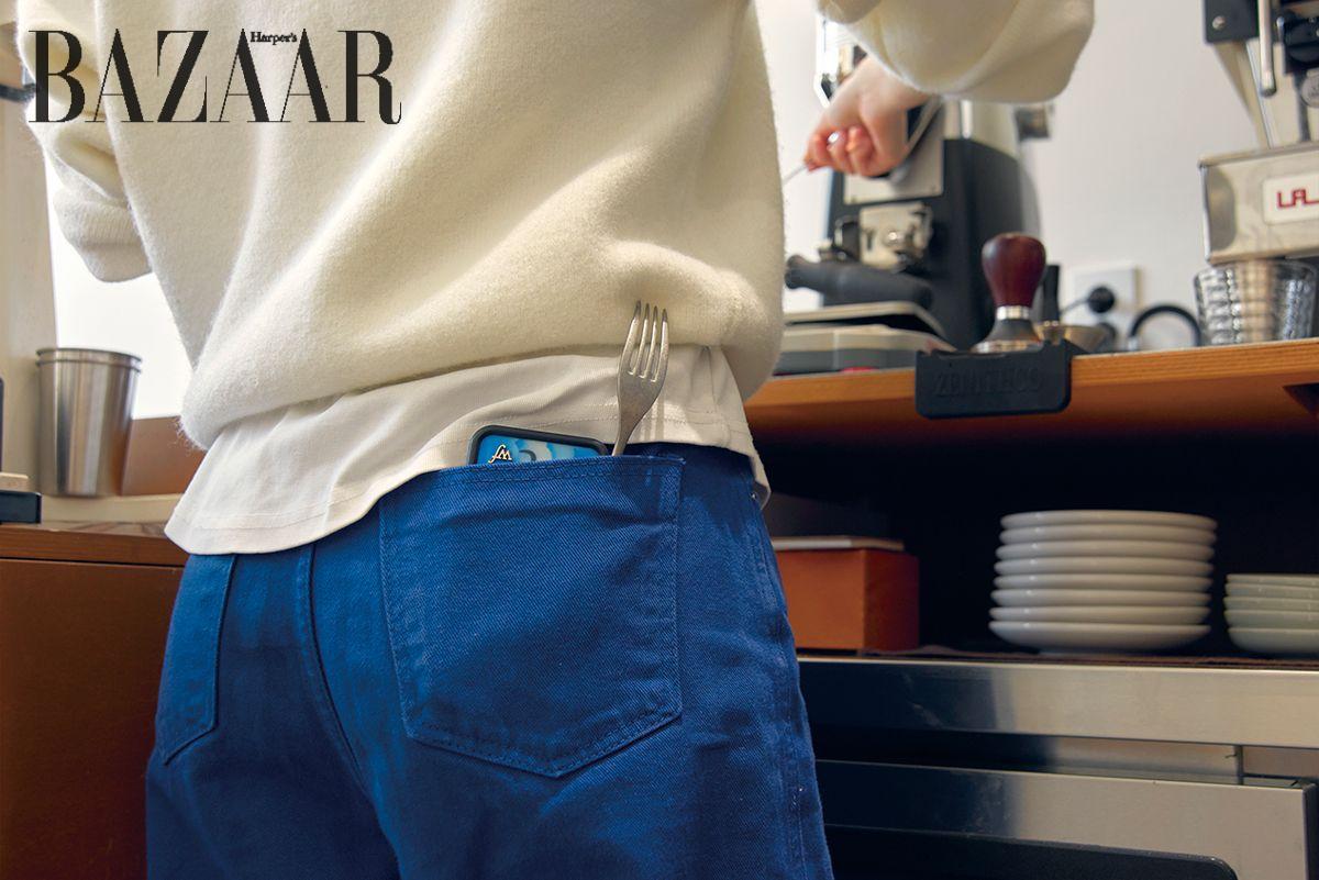 디저트까지 직접 만드는 바리스타에게 포크는 휴대폰만큼 중요한 물건일지도. 