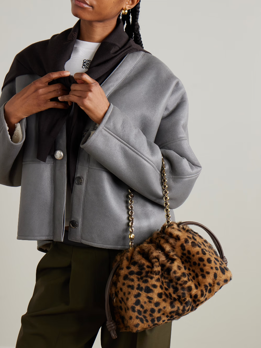 플라멩고 미디움 레오파드 프린트 시어링 클러치 912만원대