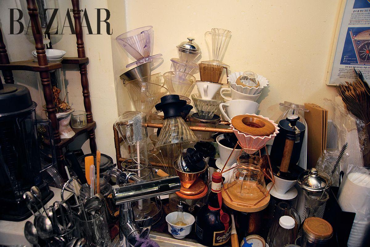 시도 중인 로스팅 방식만큼 다양한 종류의 드리퍼.