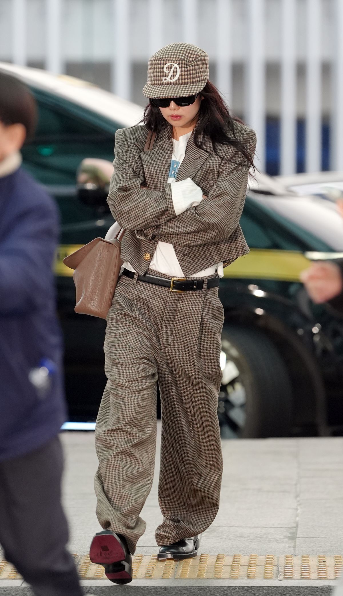 출국을 위해 인천 공항에 도착한 제니의 모습