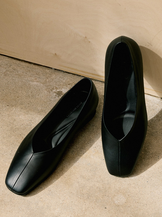 양가죽 스퀘어 토 플랫 슈즈 12만2천원대