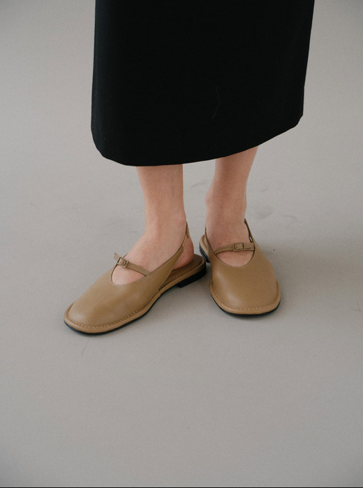 라운드 토 플랫 슬링백 17만4천원대