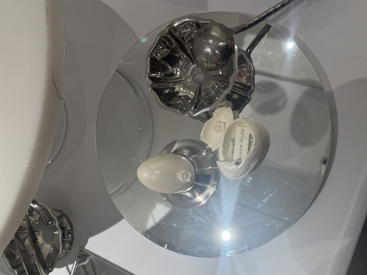 시몬 로샤 2026 봄/여름 컬렉션 서울 팝업