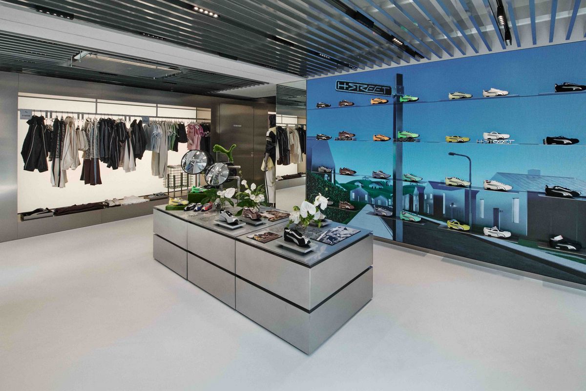 푸마 스니커 박스 내부 모습