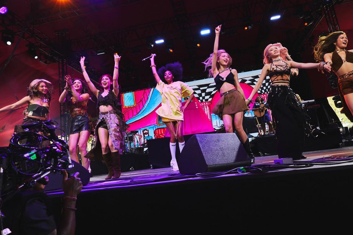 사진/ 영국 가수 플라워오브러브 @flowerovlove