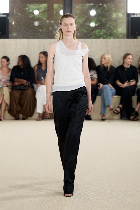 토템 2026 S/S(출처: 런치 메트릭스)