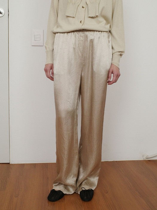 GLOSSY SATIN BANDING PANTS