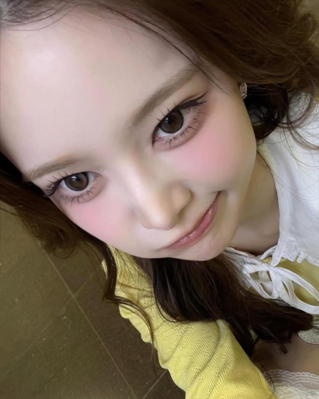 사진/ @izna_offcl 