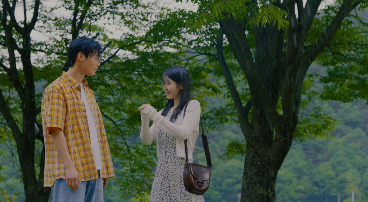 사진 / 아이유 <네버 엔딩 스토리> MV Teaser 캡처