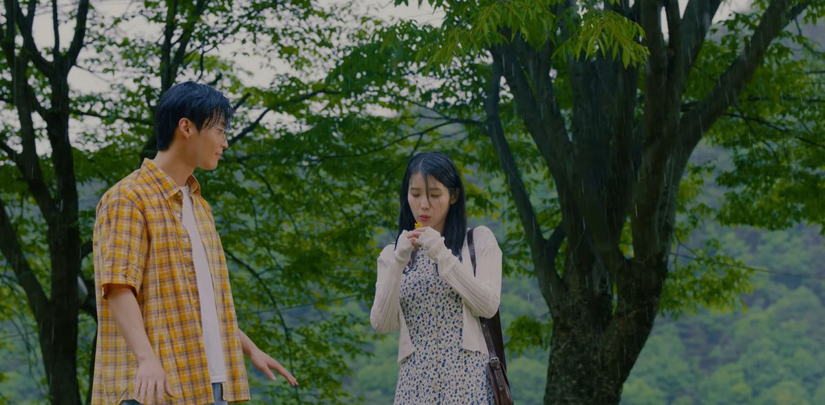 사진 / 아이유 <네버 엔딩 스토리> MV Teaser 캡처