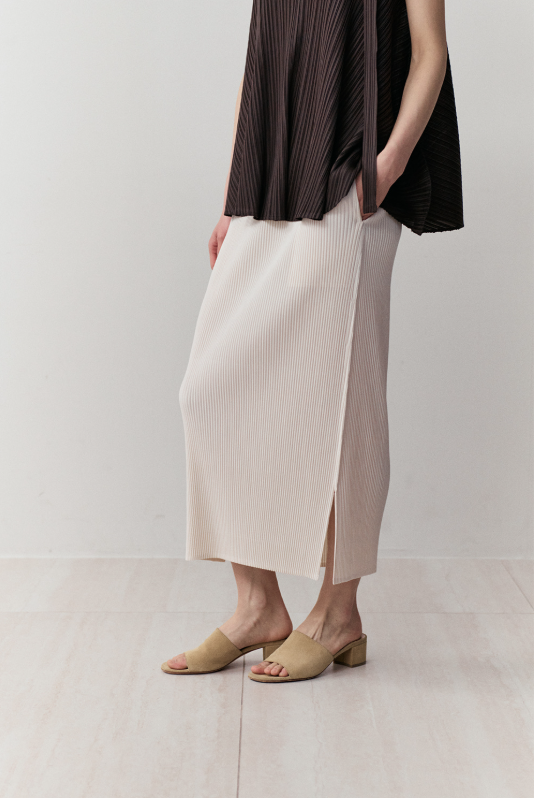 111 Pleats skirt